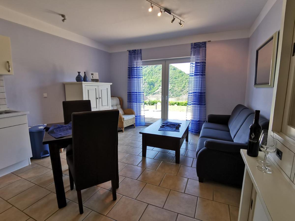 Weingut Amlinger&Sohn Apartment Neef Bagian luar foto