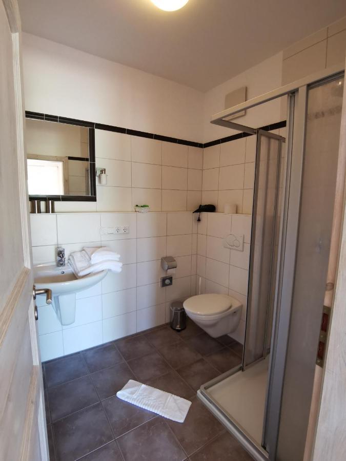 Weingut Amlinger&Sohn Apartment Neef Bagian luar foto