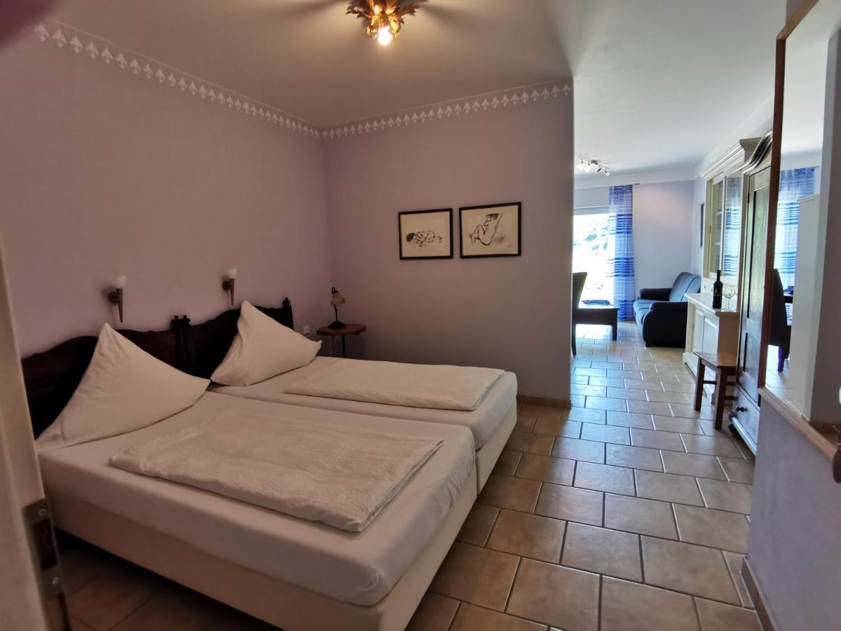 Weingut Amlinger&Sohn Apartment Neef Bagian luar foto